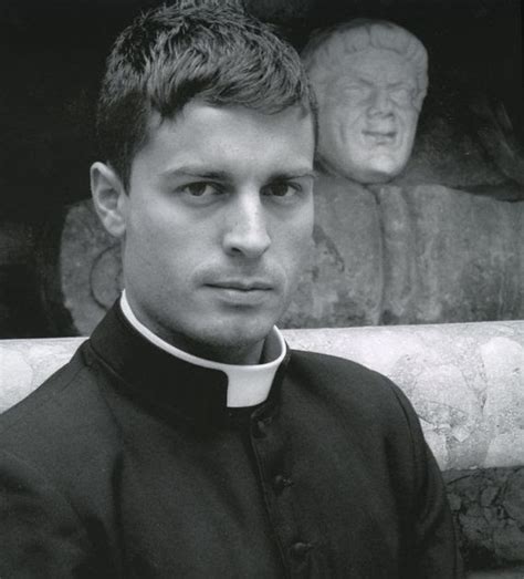 Notizie Gay Preti Il Colletto Tira Tre Preti Gay Si Confessano