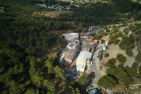 En Provence, l'usine SPI Pharma de Septèmes-les-Vallons continue de