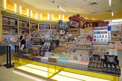 Vì sao Fabo Nguyễn loạt hot TikToker và người trẻ xếp hàng dài trước thương hiệu đồ chơi