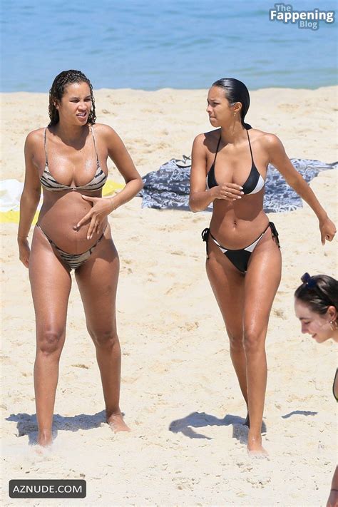 Lais Ribeiro Sexy Spotted Showing Off Her Amazing Body Wearing A Hot Bikini At The Beach In