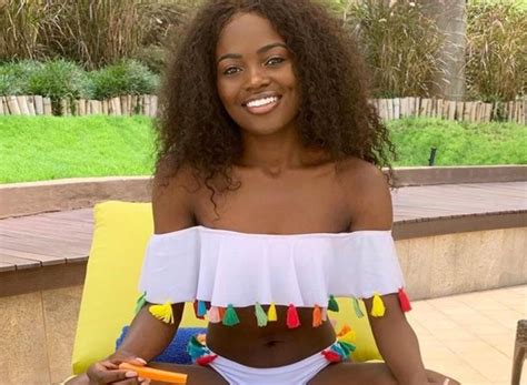 Anuncio De Bikini Llama La Atenci N Por Un Detalle Inesperado El Siglo De Torre N