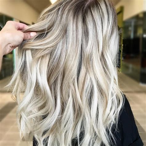 Mini Smudge Root On Ashy Bright Blonde Tan Skin Blonde Hair Blonde Hair Inspiration Blonde