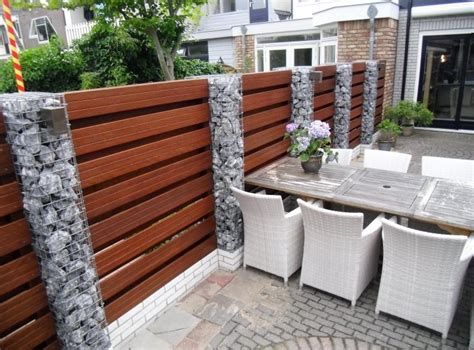 Mur gabion dans le jardin moderne un joli élément fonctionnel