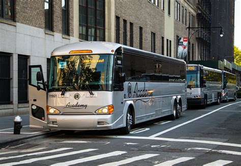 Academy Express 2014 Mci D4505 11961 Taken At Greenwich St Flickr