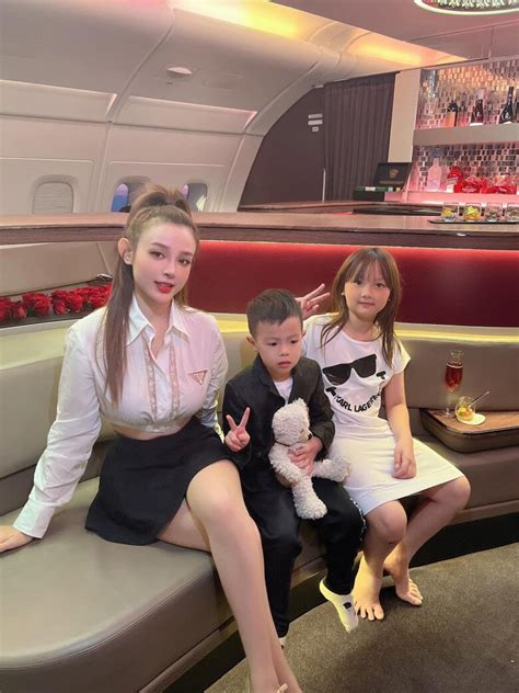 2 hot girl họ Đặng tuổi Tỵ Đều làm dâu hào môn có chồng là chỗ dựa nhưng vẫn làm phú bà của