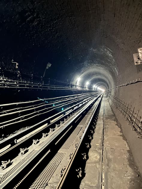Underneath myrtle-wyckoff avenues lies a forgotten subway tunnel 16
