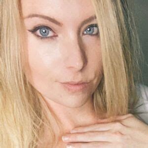 Gabby Downing Nude Photo 0024