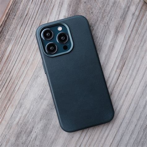 Bare Skin Case - Full-Grain Leather Case for iPhone 15 Pro