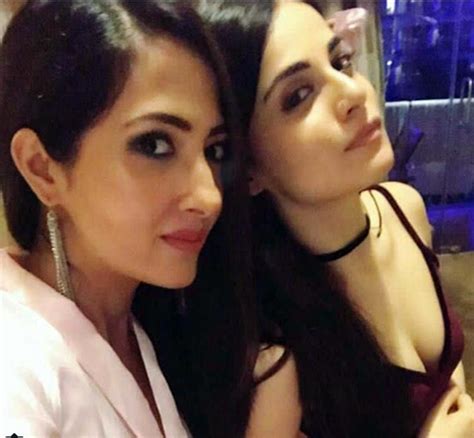 5 Hot Sexy Smriti Rajput Bikini Pics