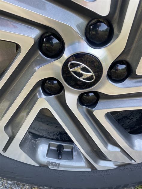 Колпачки на колесные гайки — Hyundai Santa Fe (4G), 2,5 л, 2021 года ...