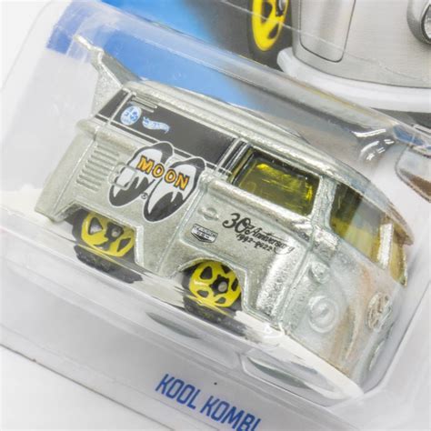 Hot Wheels Mooneyes Kool Kombi