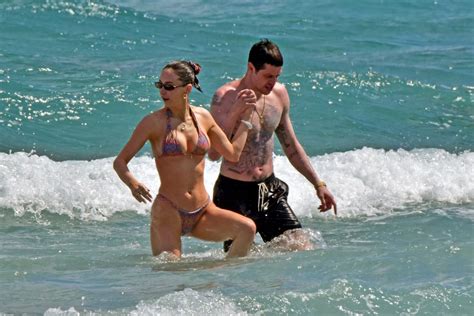 Elsie Hewitt Sexy Bikini Palm Beach Thong Booty Hot Celebs Home