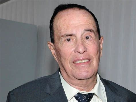 Murió el cineasta estadounidense Kenneth Anger pionero del cine gay