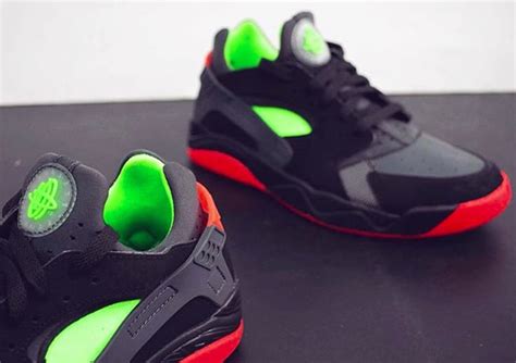 Nike Air Flight Huarache Low Black Red Green | SneakerFiles