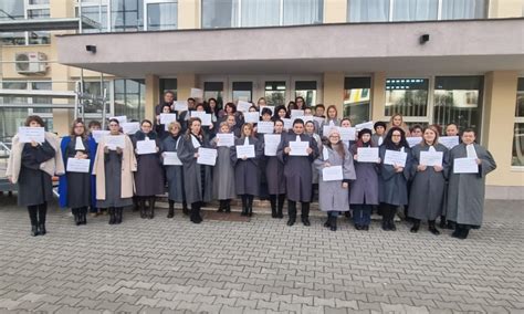 FOTO VIDEO Grefierii din Alba și din țară protest pe termen nelimitat