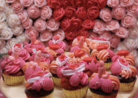 Dolci a forma di pene e vagina apre a Milano la pasticceria più sexy d