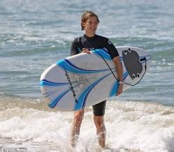 Rosamund Pike Bikini In Hawaii The Drunken Stepforum A Place To Discuss Your