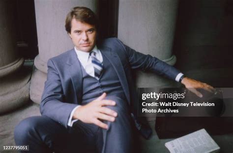 2,018 Robert Urich Photos & High Res Pictures - Getty Images