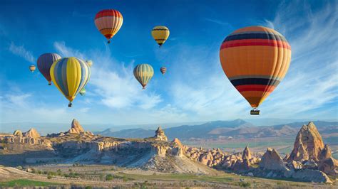Here's Why A Hot Air Balloon Ride In Cappadocia, Turkey Should Be On