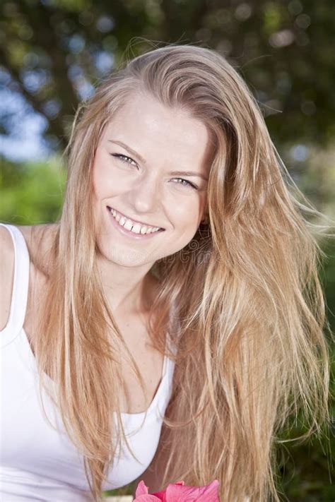 Blonde De La Belleza Imagen De Archivo Imagen De Cara 20296505
