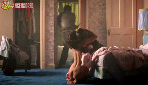 Running Scared nude pics página