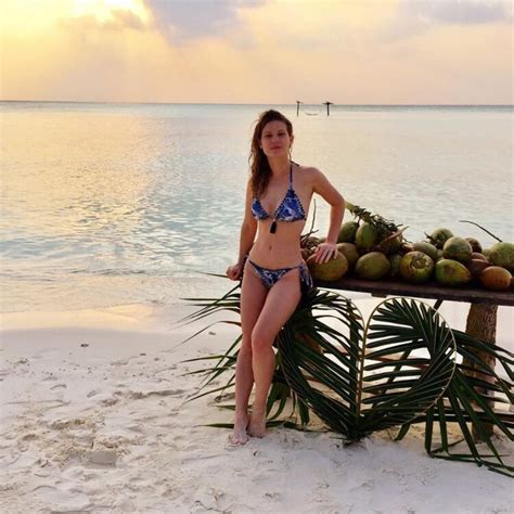 10 Hot Sexy Karen Junqueira Bikini Pics