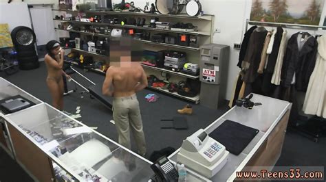 Dreamy Brunette Muscular Chick Spreads Eagle For Cash