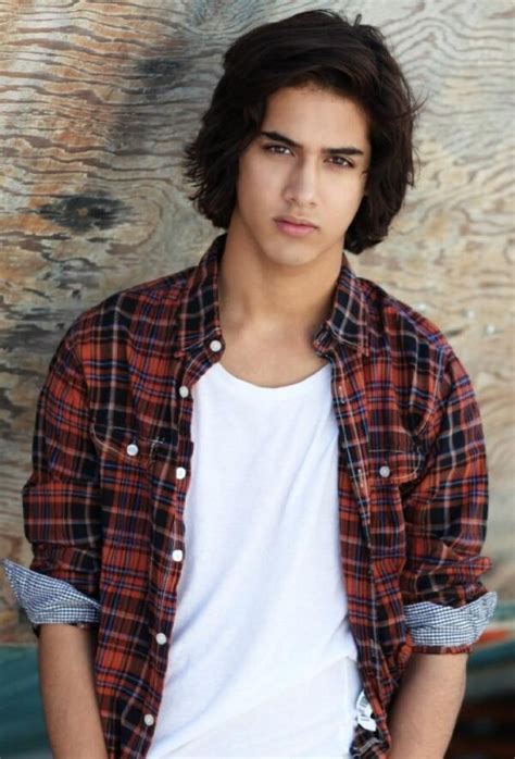 Will Avan Jogia be Guy Ritchie's Aladdin? Victorious star sparks race ...