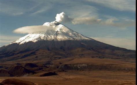 NV Volcán Sangay sostiene nube de ceniza sobre varias provincias de