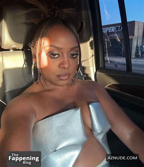 Quinta Brunson Sexy And Hot Photos Collection AZNude