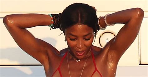 Naomi Campbell Shows Off Age Defying Physique In Jaw Dropping Bikini Celebrity News Showbiz