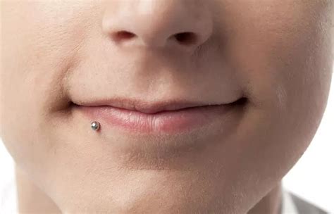 Labret Piercing Types Pain Level Healing Time And Jewelry