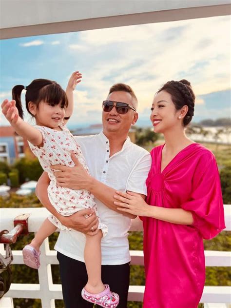 Jennifer Phạm hiếm hoi khoe ngực căng eo nhỏ với bikini nóng bỏng mắt dân tình không ai nghĩ là