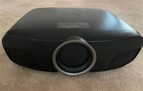 Epson Pro Cinema 4050 4K Projector w Chief ceiling mount and new spare ...