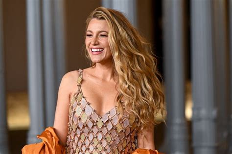See Blake Lively S Naked Chainmail Diamond Dress At LACMA
