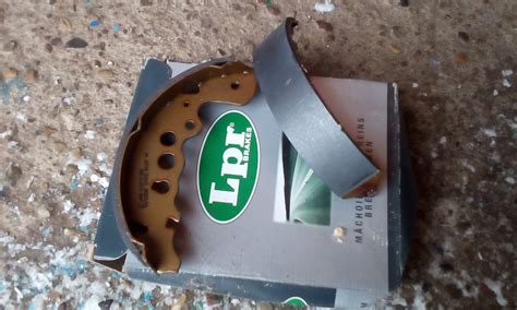 Тормозной цилиндр, тормозные колодки — Suzuki Grand Vitara (1G), 2 л ...