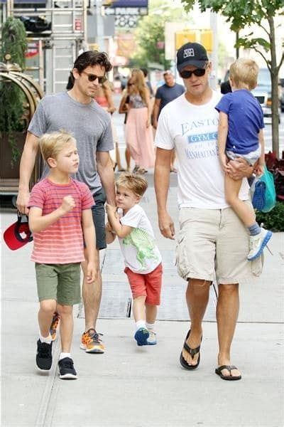 Matt Bomer Steps Out With His Partner And Kids | Matt bomer, Gay dads