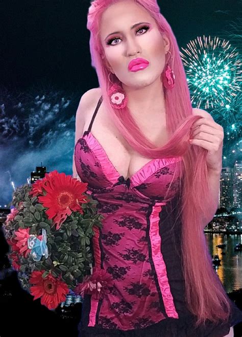 Pink Haired Chick Teasing In Her Sexy Lingerie On The Bed 28 Photos