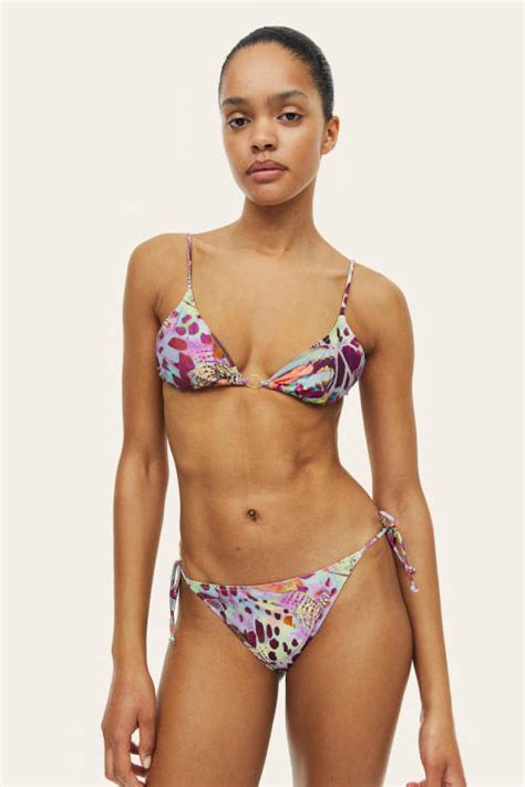 8 Hot Sexy Lights Bikini Pics