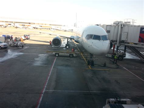 Atlanta Airport Pick Someone Up