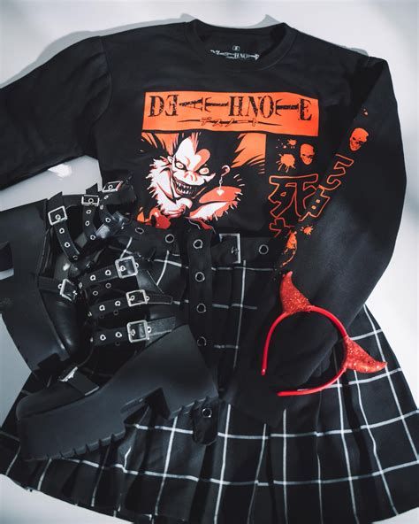 Hot Topic On Twitter Nope It S Not A Trick Of The Light Get Up To Off Sitewide For A