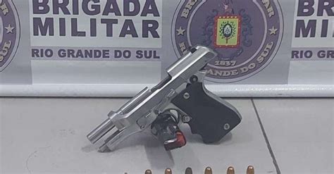 Bm Prende Dupla Com Pistolas De Uso Restrito Em Resposta A Homicídio Na