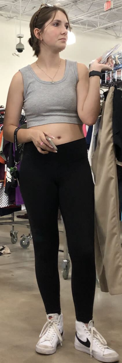 Cute Spandex Brunette With A Duff Spandex Leggings Yoga Pants Forum