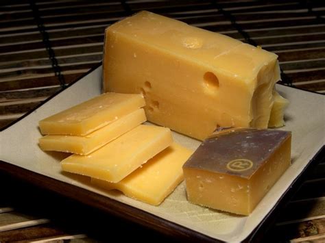 Origen del queso características y tipos de quesos