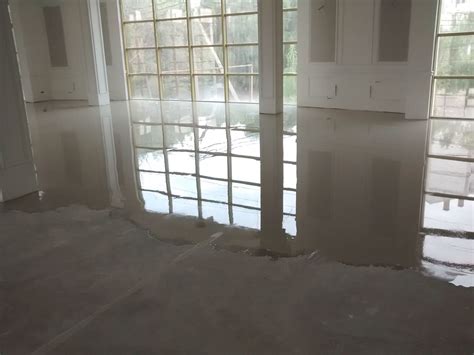 Стяжка под ПВХ покрытия. Ровный пол