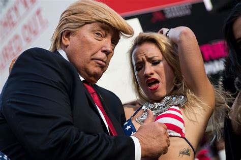 Donald Trump Mujeres En Bikini