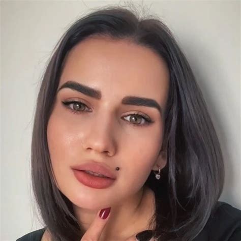 Margo Plays With Her Breasts And Invites You To Try Amateur Amateur