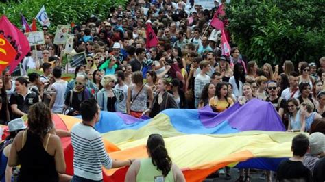 Gay pride de Tours une marche pour l égalité