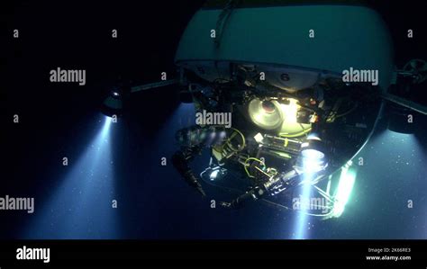 MIR SUBMERSIBLE, GHOSTS OF THE ABYSS, 2003 Stock Photo - Alamy