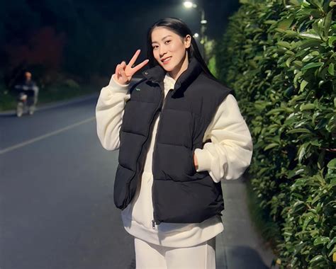 Hot Girl B Ng Chuy N Tu I Cao M Tr Nh L Ng Ng I Sao Trung Qu C L M Ng I Thu Ho I